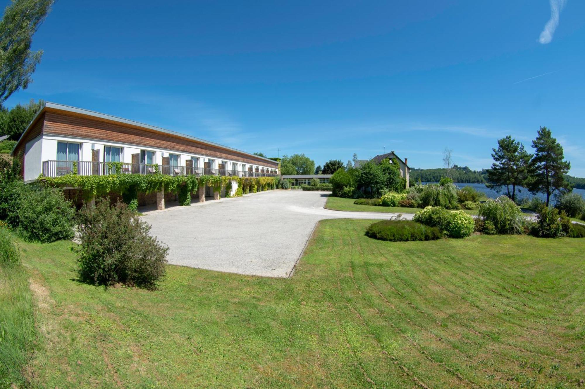 Logis Hotel Du Lac Neuvic  Εξωτερικό φωτογραφία