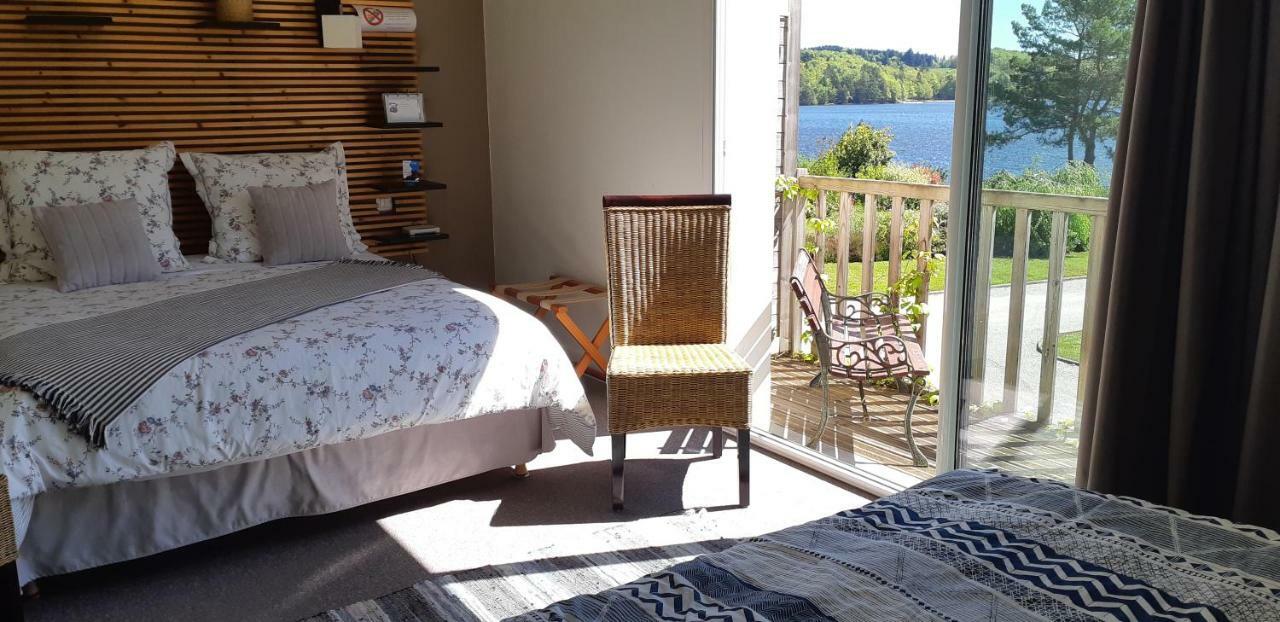 Logis Hotel Du Lac Neuvic  Εξωτερικό φωτογραφία