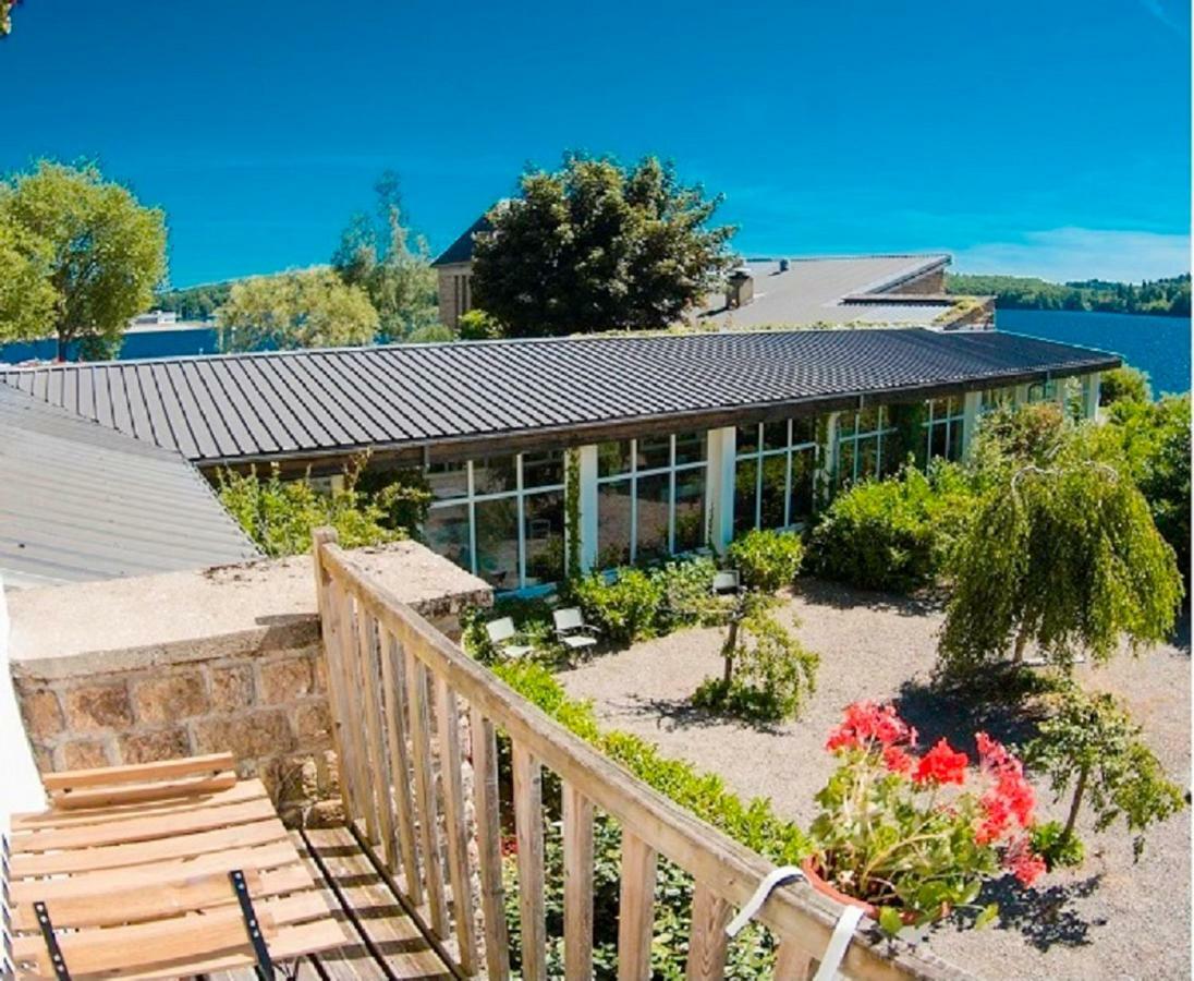 Logis Hotel Du Lac Neuvic  Εξωτερικό φωτογραφία